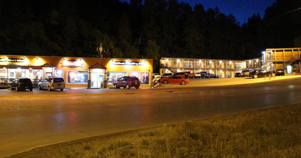 Motel Deadwood Station Bunkhouse And Gambling Hall Extérieur photo